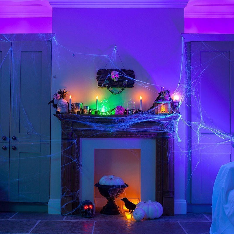 Halloween stretchable white spider web decoration with 30 fake spiders